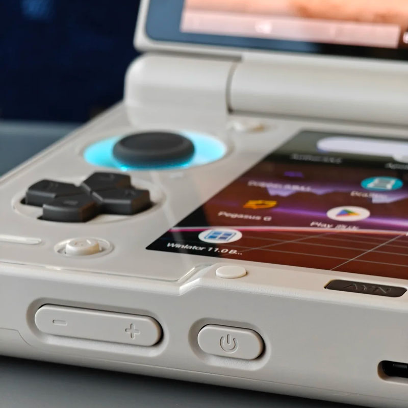AYN Thor Max 16GB+512GB Flip H - Retro Gaming Xbox review and price